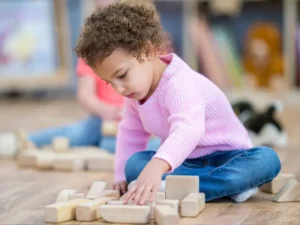 a que edad debe entrar un niño a preescolar